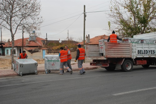 Eskiyen p Sandklar Yenileri le Deitiriliyor 